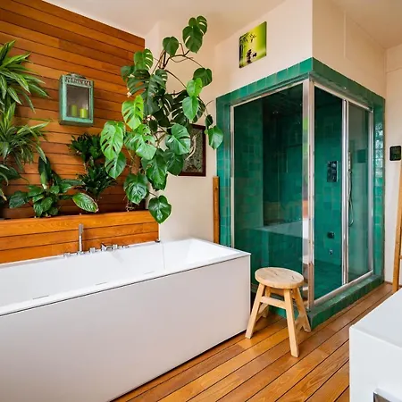 Charming With Roof Terrace In East By Underthedoormat * London