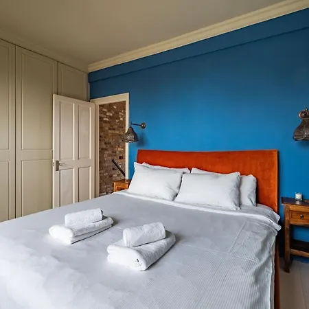 Charming With Roof Terrace In East By Underthedoormat בית נופש