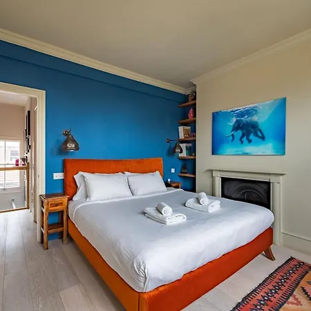 Charming With Roof Terrace In East By Underthedoormat Holiday home *