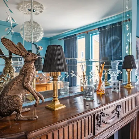 Charming With Roof Terrace In East By Underthedoormat Holiday home