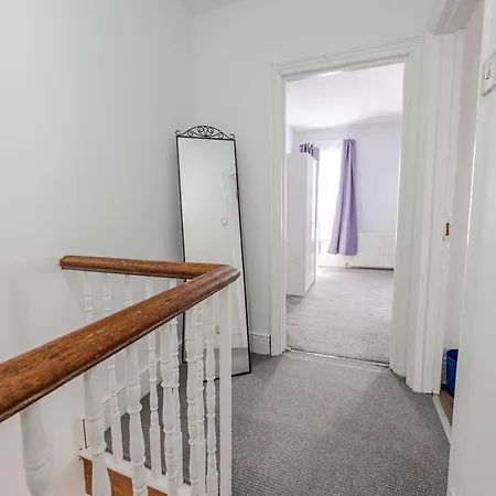 Cheerful 4 Bedrooms 8 Mn To Train Station Сasa de vacaciones Plumstead (Greater London)