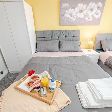 Cheerful 4 Bedrooms 8 Mn To Train Station Сasa de vacaciones Plumstead (Greater London)