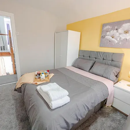 Сasa de vacaciones Cheerful 4 Bedrooms 8 Mn To Train Station
