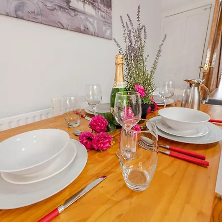 Cheerful 4 Bedrooms 8 Mn To Train Station Сasa de vacaciones Plumstead (Greater London)