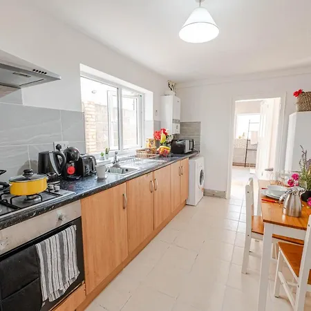 Сasa de vacaciones Cheerful 4 Bedrooms 8 Mn To Train Station Plumstead (Greater London)