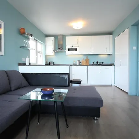 Lovely Two Bedroom In Old Street London