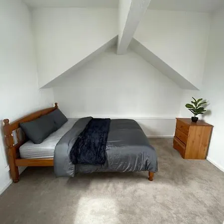 Private Guest In Tooting Homestay London
