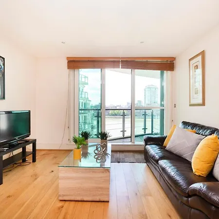 Apartment Beautiful River View Close To Eye London
