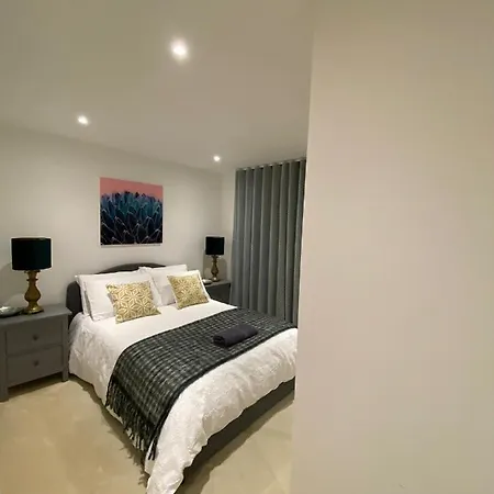 Fabulous 2 Bed In Vauxhall London