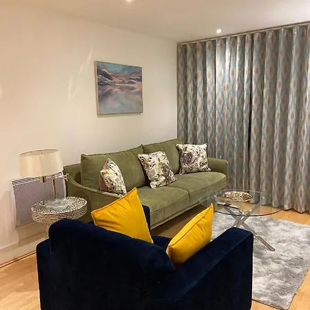Fabulous 2 Bed In Vauxhall Apartment London