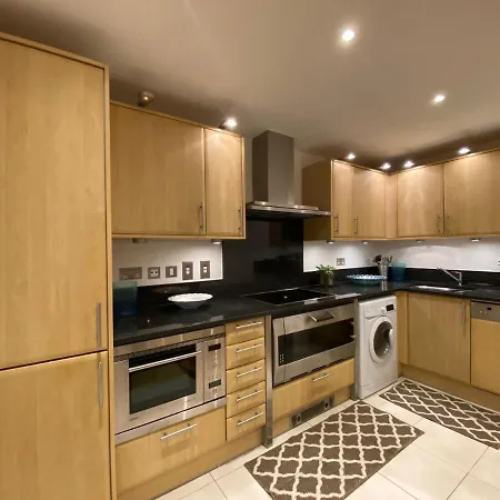 Fabulous 2 Bed In Vauxhall Apartment London