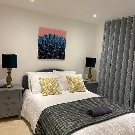 Fabulous 2 Bed In Vauxhall *