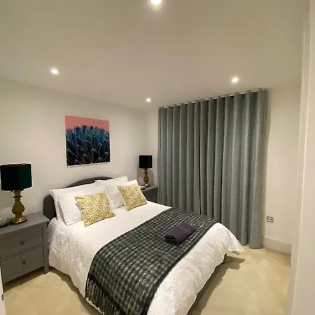 Fabulous 2 Bed In Vauxhall Apartment