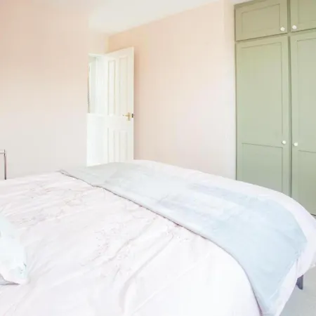 Sunny And Bright 1 Bed In London