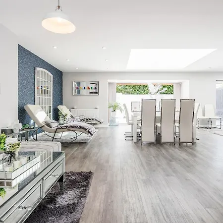 Silverings A Beautifully Designed Luxurious Townhouse
