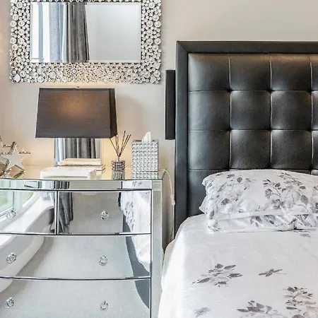 Silverings A Beautifully Designed Luxurious Townhouse * Harold Wood