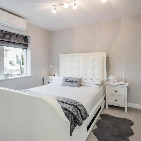 Villa Silverings A Beautifully Designed Luxurious Townhouse Harold Wood