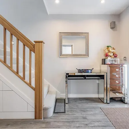 Villa Silverings A Beautifully Designed Luxurious Townhouse