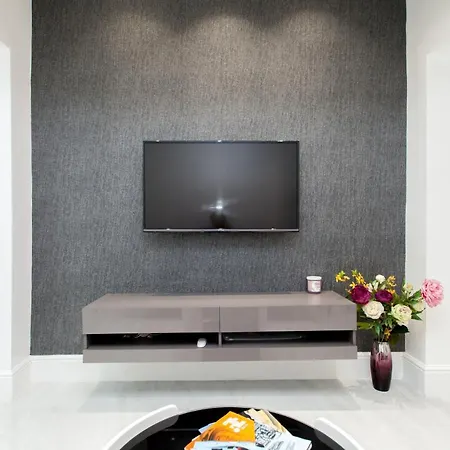 Luxury Escapes @ Victoria Londra
