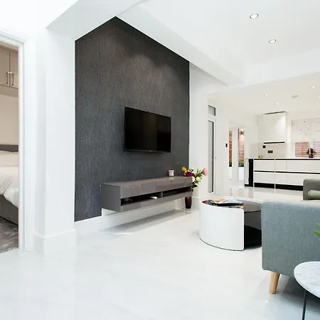 Luxury Escapes @ Victoria *