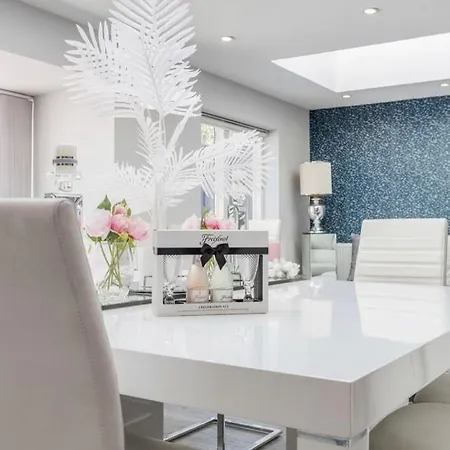 Silverings A Beautifully Designed Luxurious Townhouse Harold Wood