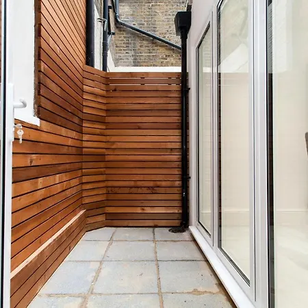 Luxury Escapes @ Victoria Londres