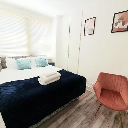 Wimbledon Ideal 1 Bedroom Ground Floor With Garden London