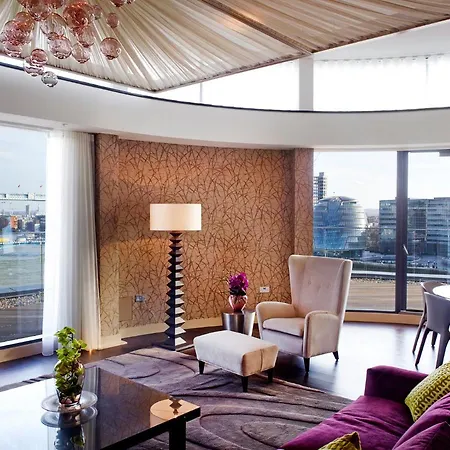 Cheval Three Quays At The Tower Of Aparthotel 5*