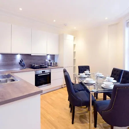 Hamlet Gardens Apartment *