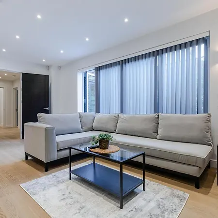 Stayinn Aldgate London