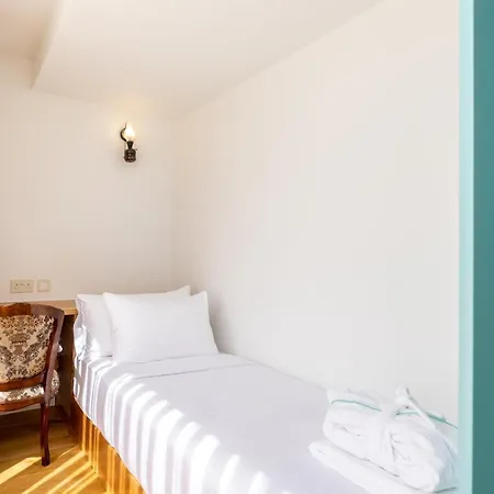 Limehouse Library Hotel 4*