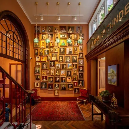 Limehouse Library 4*