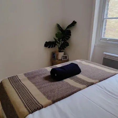 Spacious 3 Bed Flat Near Liverpool Street, Spitalfields Apartment *