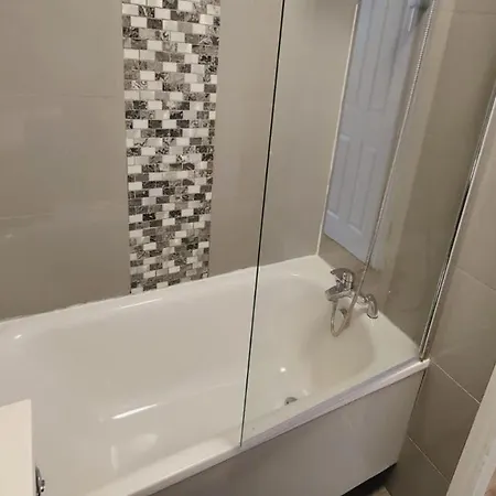 Spacious 3 Bed Flat Near Liverpool Street, Spitalfields Apartment London