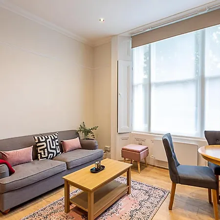 Modern Bayswater Flat * London