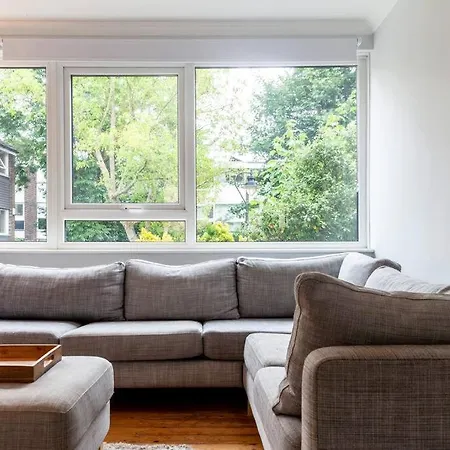 Newly Refurbished 5 Bdr House Wgarden And Parking * London