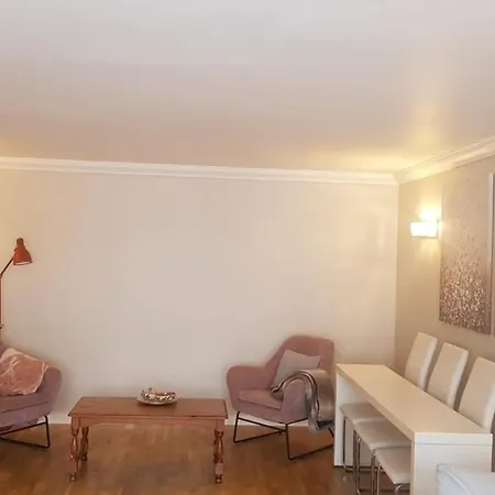 Apartment Lovely 2 Bedroom Flat In The Heart Of Water Wimbledon London