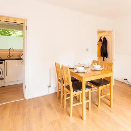 Sootheus - Cosy Surrey Quays Apartment London