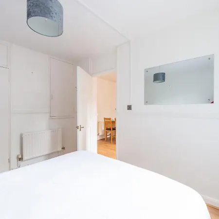 Sootheus - Cosy Surrey Quays Apartment London