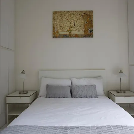 Apartment Large 2 Beds Flat Overlooking Clapham Common Park *