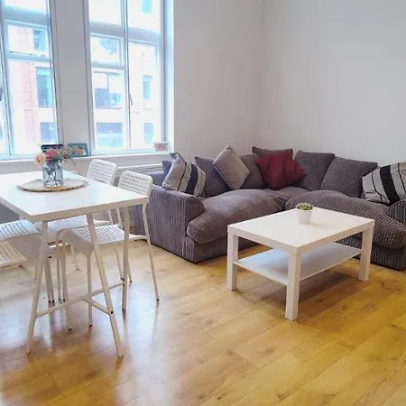 Spacious 3 Bed Flat Near Liverpool Street, Spitalfields *
