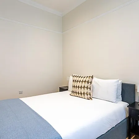 Modern Bayswater Flat *