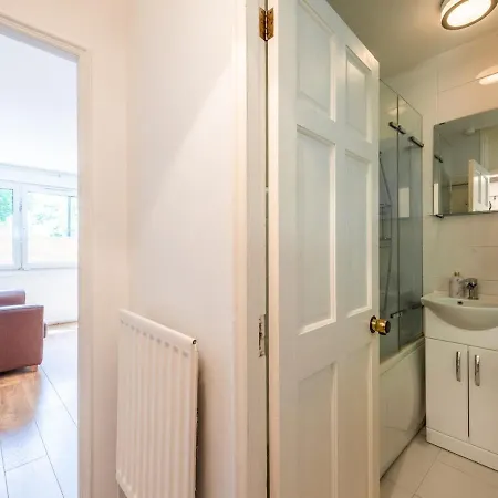 Apartment Sootheus - Cosy Surrey Quays London