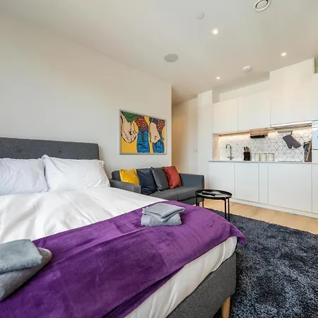 Cozy - Free Wifi And Parking Onsite Apartment