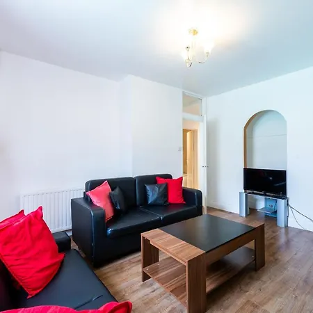 Apartment Spacious Shepherds Bush With Garden
