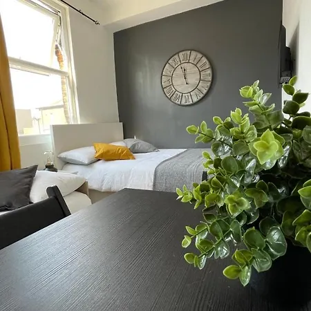 Lovely Flat In The Heart Of Holloway. London