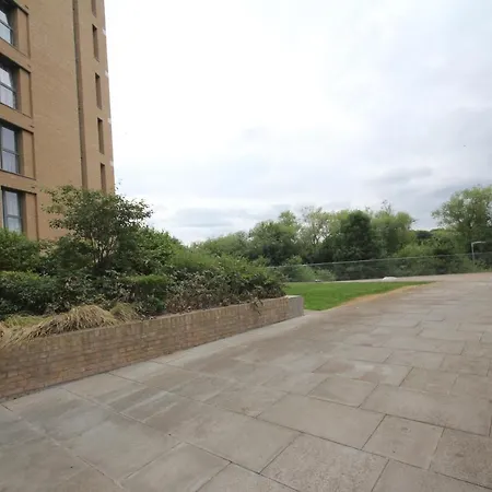 Hendon Place * The Hyde