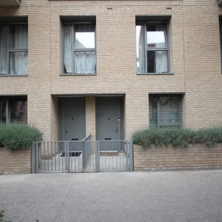 Hendon Place The Hyde