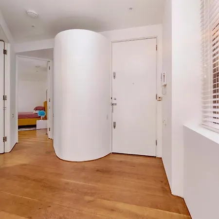 Apartment Interior-designer With 2 Terraces London