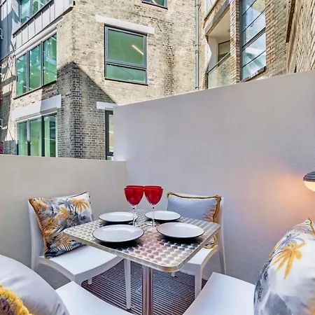 Apartment Interior-designer With 2 Terraces London